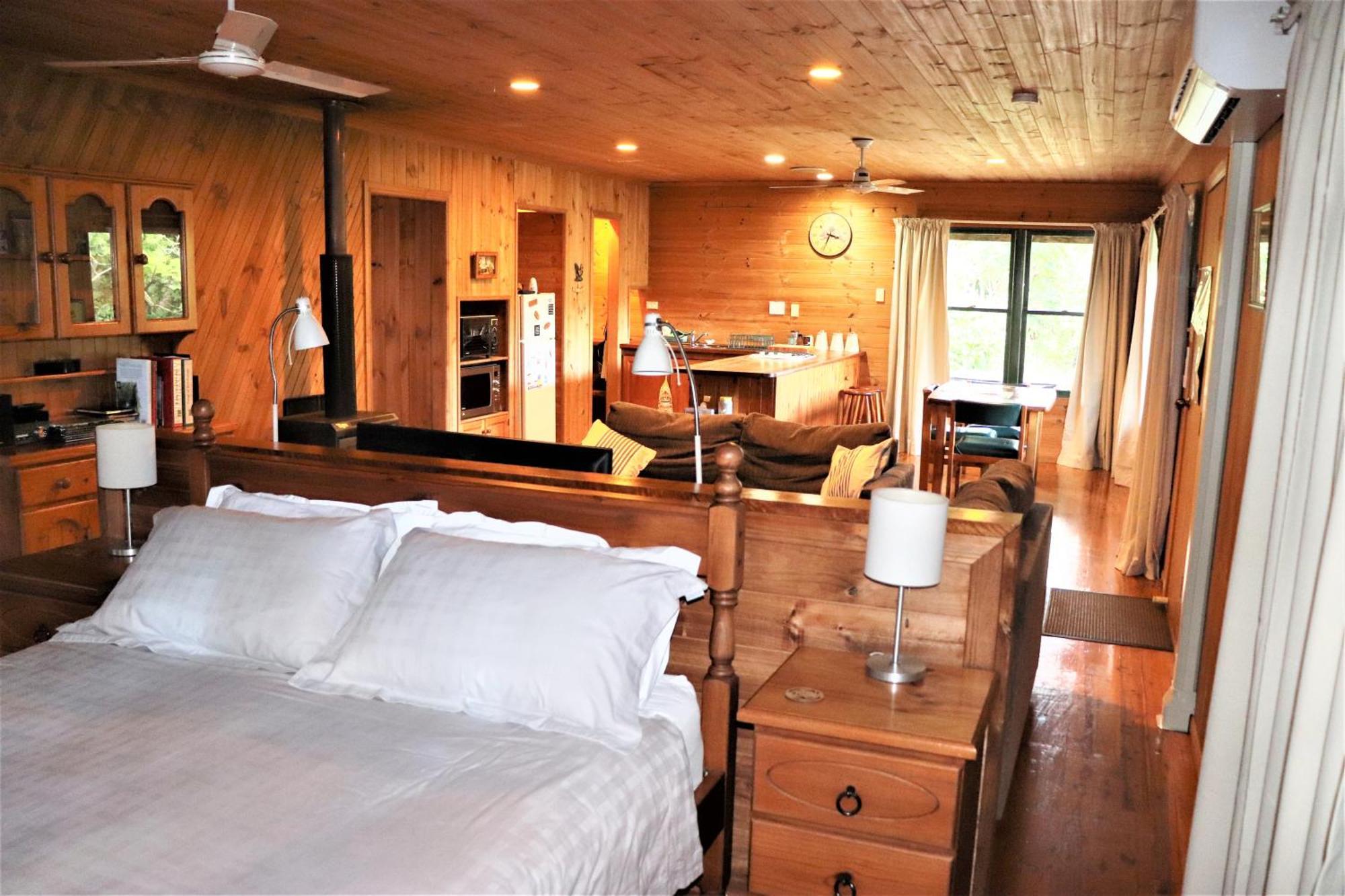 Bellthorpe Stays Maleny Room photo