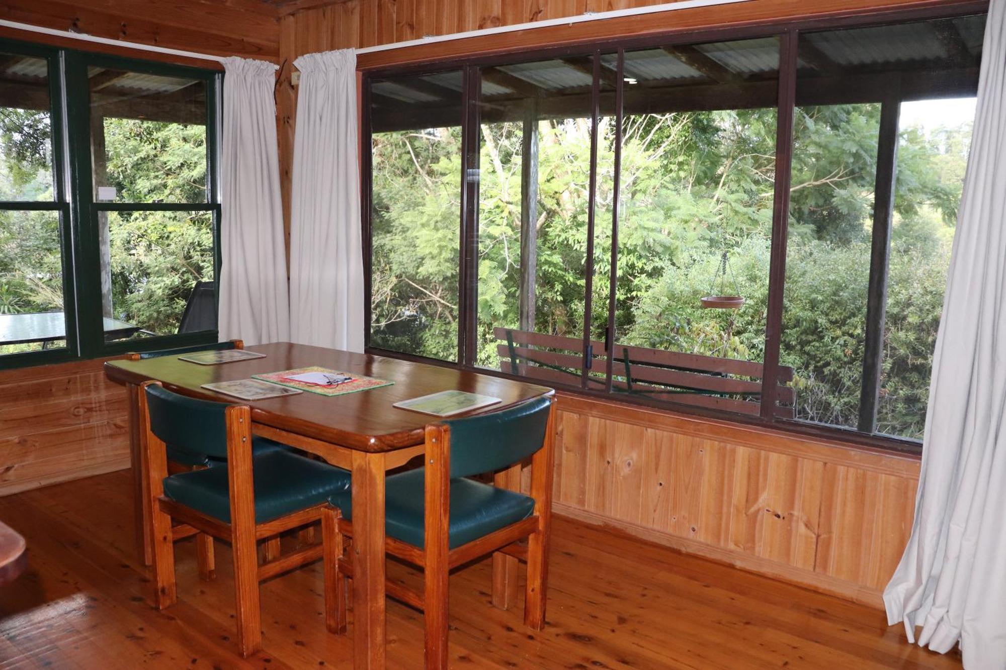 Bellthorpe Stays Maleny Room photo